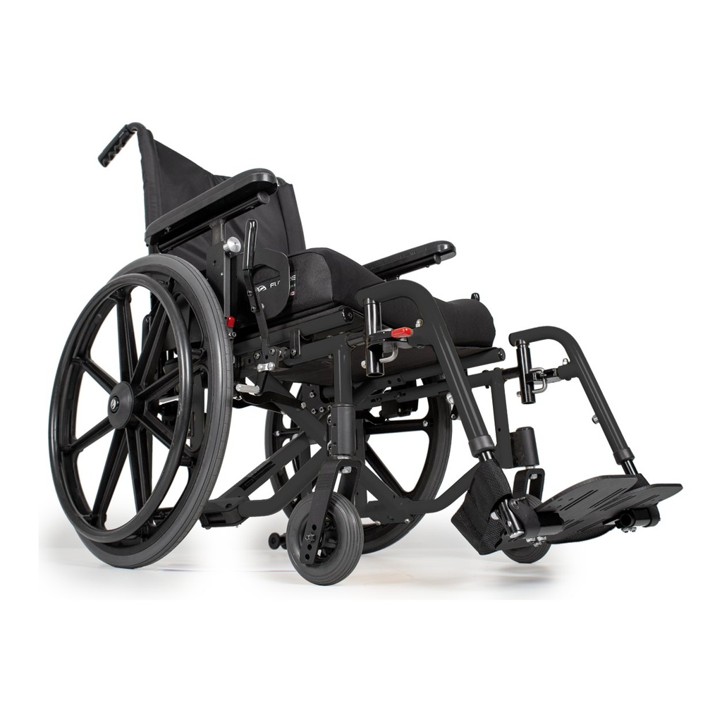 Stellato II in Wet Black, the standard frame colour, from the front left with seat cushion and footrests