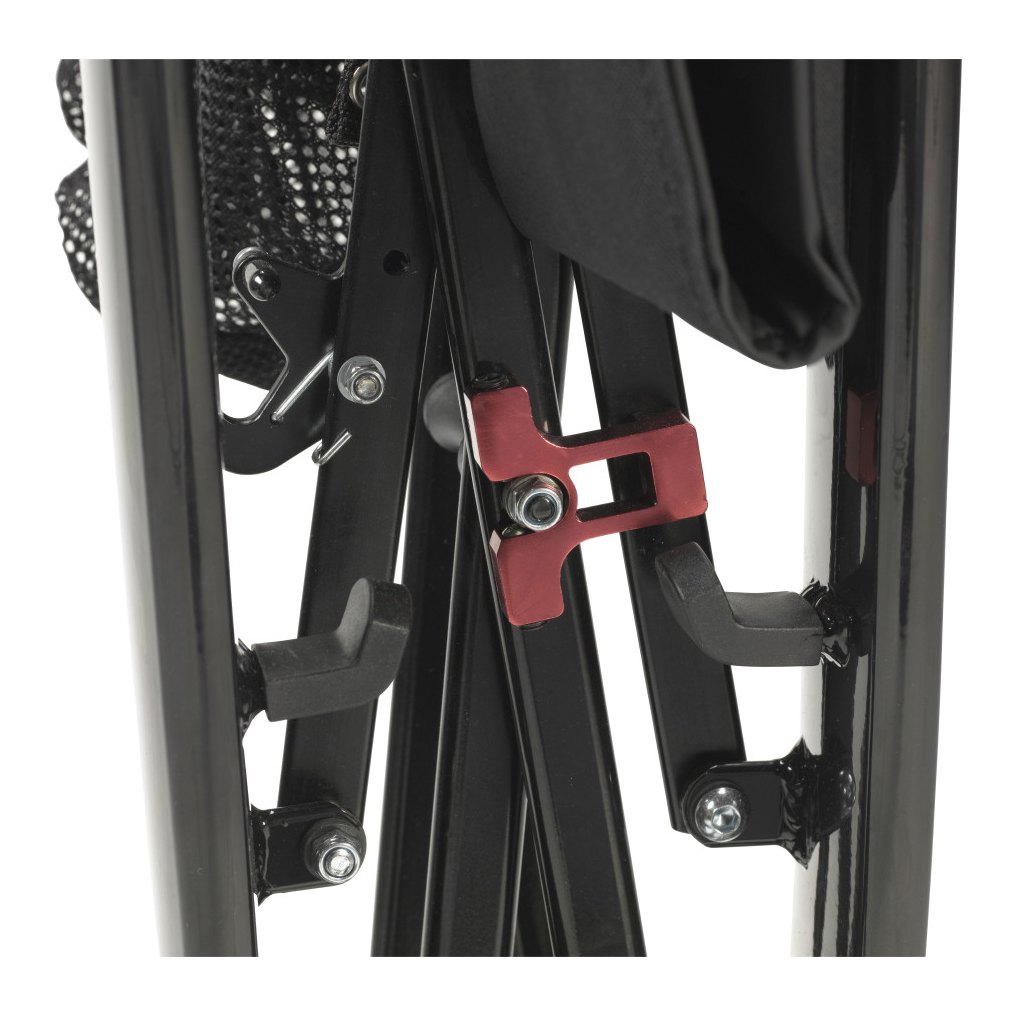 Red under-seat lock on the black Nitro Heavy Duty frame