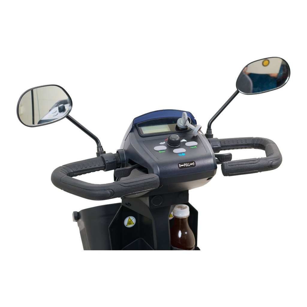 Delta tiller and digital dashboard on the Companion GC440