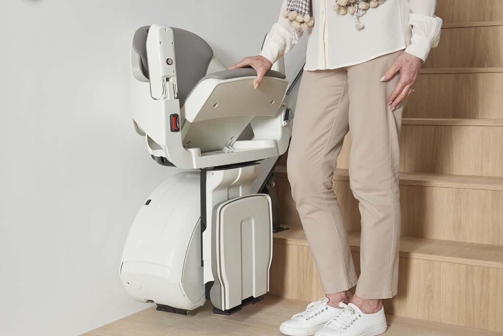 Access homeglide folding seat