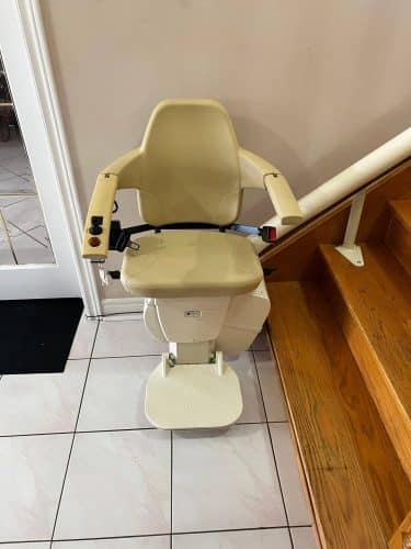 Handicare freecurve cruved stairlift install in brampton 4 scaled